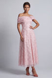 Rode A-lijn pailletten met off-the-shoulder midi Mother of the Bride jurk