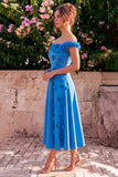 A-lijn blauwe midi-jurk met off-shoulder en 3D-bloemen