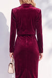 Bordeauxrode fluwelen bodycon met inkepingen met revers en midi damespakken