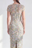 Blauwe bloemen bodycon ronde hals met midi jurk van de moeder van de bruid met split