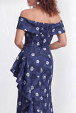 Off-the-shoulder zeemeermin zwarte bloemen met ruches lange moeder van de bruid jurk met split