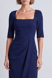 Marineblauwe vierkante hals gerimpelde bodycon halve mouwen midi werkjurk met split