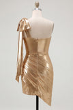 Rode eenschouder metallic gerimpelde asymmetrische korte homecomingjurk met strik