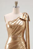 Rode eenschouder metallic gerimpelde asymmetrische korte homecomingjurk met strik