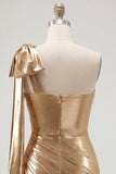 Rode eenschouder metallic gerimpelde asymmetrische korte homecomingjurk met strik
