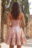 Strapless metallic goud gerimpelde A-lijn korte homecomingjurk met ruches