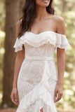 Off-the-shoulder ivoorkant zeemeermin lange trouwjurk met ruchesplit