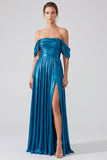 Off-the-shoulder gouden metallic gerimpelde lange formele jurk met split