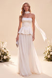 Lichtpaarse strapless A-lijn chiffon maxijurk met ruches en kralen