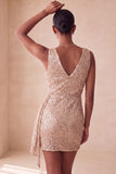 Glinsterende roze bodycon ronde hals pailletten gerimpeld korte homecoming jurk met sjerp