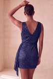 Glinsterende roze bodycon ronde hals pailletten gerimpeld korte homecoming jurk met sjerp