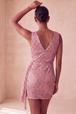Glinsterende roze bodycon ronde hals pailletten gerimpeld korte homecoming jurk met sjerp