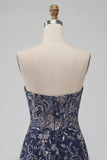 Strapless marineblauw bodycon pailletten korte homecomingjurk met veren