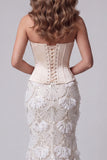 Ivoorkleurige strapless zeemeermin korset, pailletten, lange jurk met kant op de rug