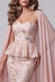 Sweetheart Blush Zeemeermin Bloemen Ritselpailletten Lange Pageant Jurk met Cape
