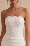 Strapless witte bodycon mini bruidsdouchejurk met kant