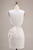 Bodycon uitgesneden ronde hals kleine witte jurk met strik