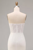 Witte strapless midi bodycon gerimpelde korsetverlovingsjurk met split