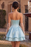 Strapless blauwe Baskische taille A-lijn gelaagde korsetten satijnen homecomingjurk
