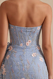 Strapless blauw bodycon korset met bloemen geborduurde korte homecomingjurk met sjerp