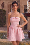 Strapless roze Jacquard A-lijn rucheerjurk korte homecomingjurk
