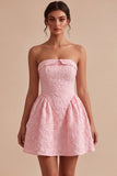 Strapless roze Jacquard A-lijn rucheerjurk korte homecomingjurk