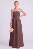 Roze strapless A-lijn lange bruidsmeisjesjurk