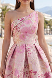 Roze eenschouder bloemenjurk in jacquard met geplooide A-lijn korte homecoming jurk