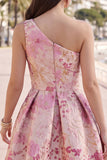 Roze eenschouder bloemenjurk in jacquard met geplooide A-lijn korte homecoming jurk