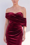 Bordeauxrode Off-the-Shoulder fluwelen gerimpelde zeemeermin formele jurk