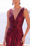 Bordeauxrode metallic zeemeermin met gerimpelde lange formele jurk met split