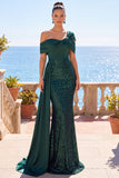 Glinsterende donkergroene asymmetrische off-shoulder pailletten gerimpelde zeemeermin lange formele jurk met sjerp