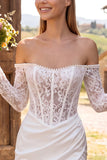 Off-the-shoulder ivoor bodycon korset gerimpelde kanten parels korte bruidsdouchejurk