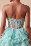 Mintgroen korset strapless gelaagde ruche, korte homecomingjurk met borduurwerk