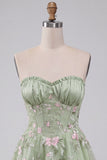 Saliegroene A-lijn bloemenborduursel strapless korset korte homecomingjurk