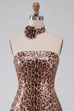 Glinsterende luipaardprint pailletten strapless korte homecomingjurk met rosette choker