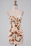 Champagne Floral Bodycon fluwelen strapless bedrukte homecomingjurk met sleutelgat