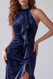 Marineblauwe fluwelen schede halter lange avondjurk met ruches