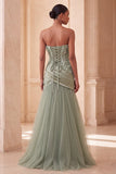 Strapless saliegroen A-lijn tule gevederde pailletten lange formele jurk met drapering