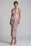 Lichtroze Sheath Halter Draperen Midi Moeder van de Bruid Jurk met kralen