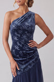 Marineblauwe fluweel Eén schouder asymmetrische chiffon zeemeermin met gerimpelde moeder van de bruid jurk