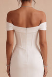 Witte off-the-shoulder korset-sheath midi verlovingsjurk met split