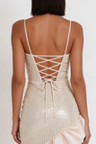 Ivoor cowl hals asymmetrische gerimpelde pailletten met hoge zoom midi cocktailjurk
