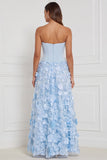 Lichtblauwe korset A-lijn strapless bloemen-appliqueerde lange bruidsmeisjesjurk met 3D-bloem