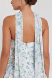 Blauwe Witte Bloem A-lijn gelaagde, gerimpelde strapless lange bruidsmeisjesjurk met halsdoek
