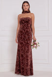 Espresso Burnout fluweel strapless schede lange bruidsmeisjesjurk met halsdoek