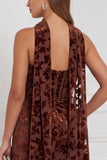 Zwarte strapless gerimpelde burnout fluweel lange bruidsmeisjesjurk met halsdoek