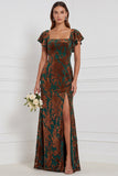 Brown Burnout Velvet Schede Vierkante Hals, Flutter Mouwen Lange Bruidsmeisjesjurk met zijsplit