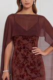 Zwarte Burnout Velvet Schede V-hals lange bruidsmeisjesjurk met cape