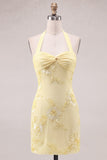 Narcissen Strakke Halter Rimpelde Korte Homecoming Jurk met bloemenborduursel